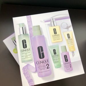 Clinique full size skincare kit w/ case